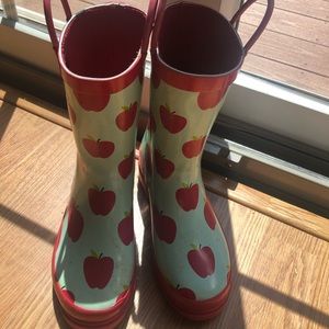 Disney snow while rain boots size 1